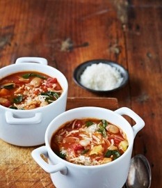 ciorba de legume cu paste fainoase
