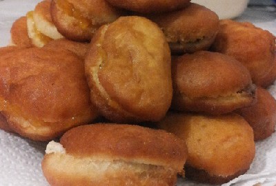 Gogosi umplute cu gem
